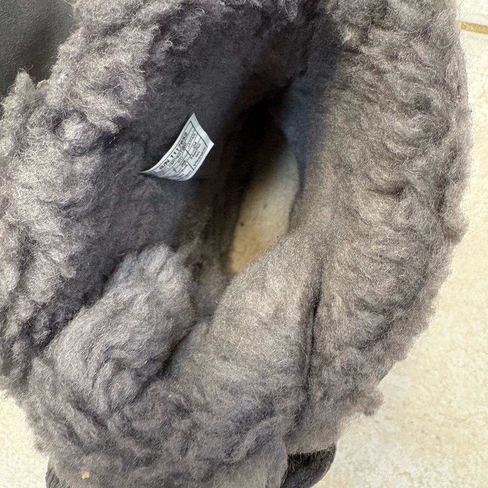Ugg’sWomen’s Gray Shearling-Lined Winter Boots - image 3
